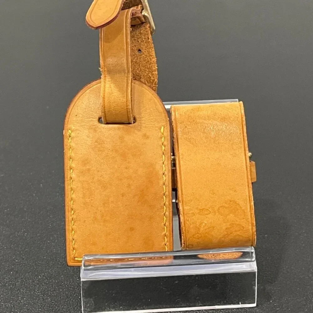 Louis Vuitton Luggage Tag and Handle Keeper (JB1340)